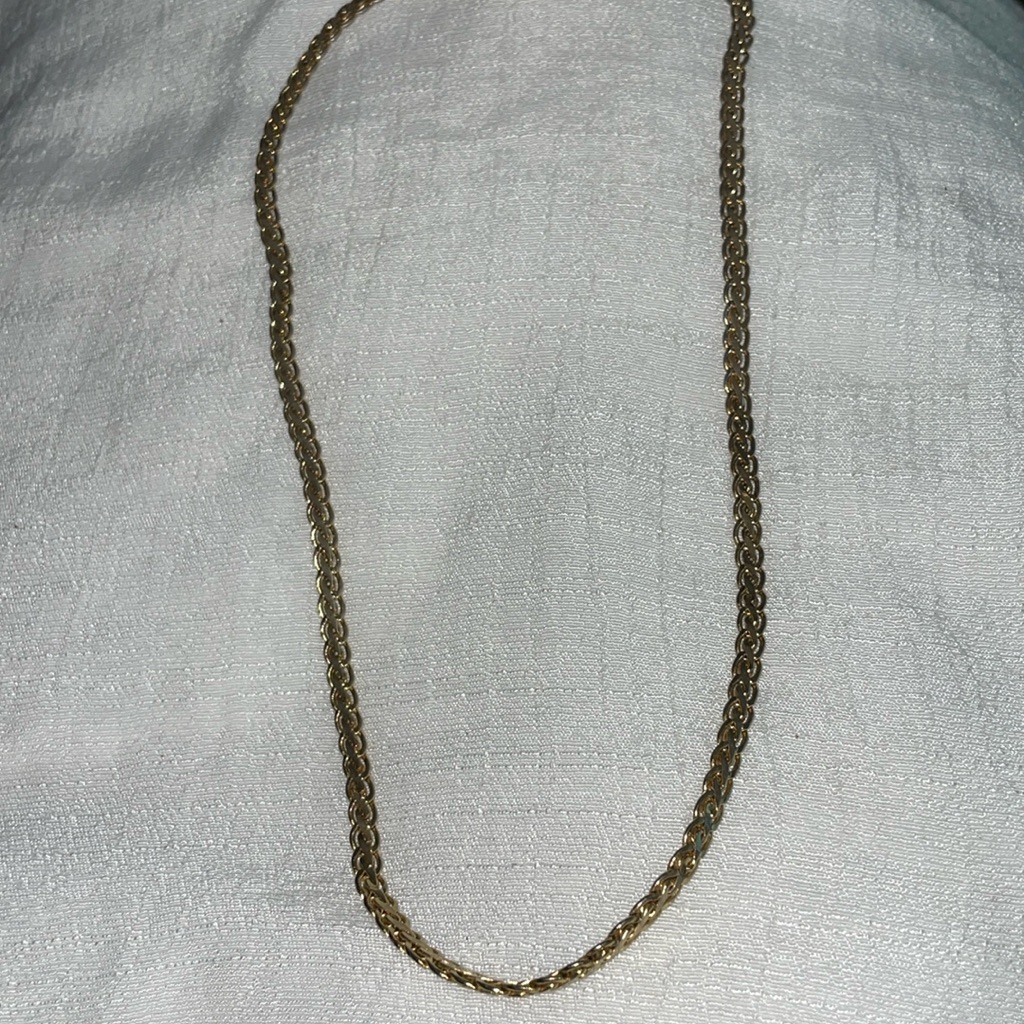 Vintage Flat Woven Link Chain 16 X 5mm Gold Tone Necklace Vintage Flat Woven Link Chain 16 X 5mm Gold Tone Necklace